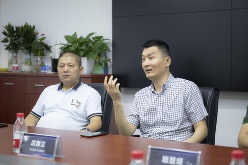 下沙街道沈建立书记一行与董事长都建明前往构美观摩交流